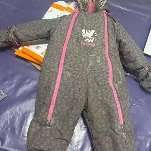 OshKosh B'gosh Gray Snowsuit with Pink Accents size 6-9 months